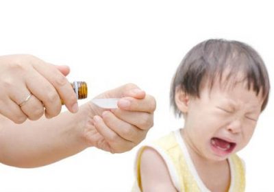 Những sai lầm nghiêm trọng khi cho con trẻ uống thuốc
